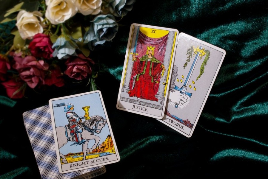 Oracle de Belline : que représentent les 7 cartes ?