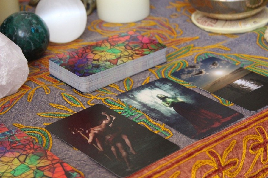 Tarot avenir : comment connaître votre futur grâce aux cartes ?