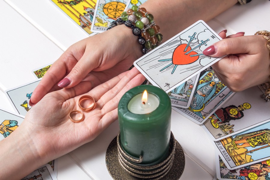 Voyance gratuite en amour : comment savoir ce que vous réservent les astres ?